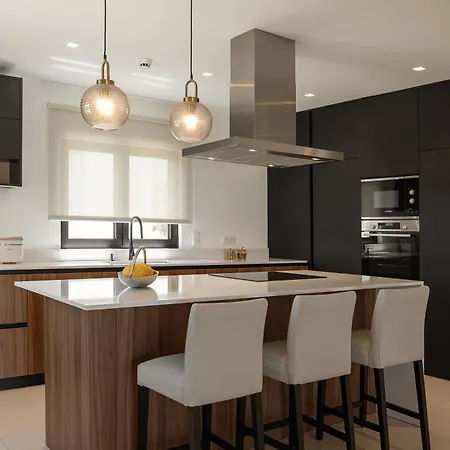 Lux House Лейрия
