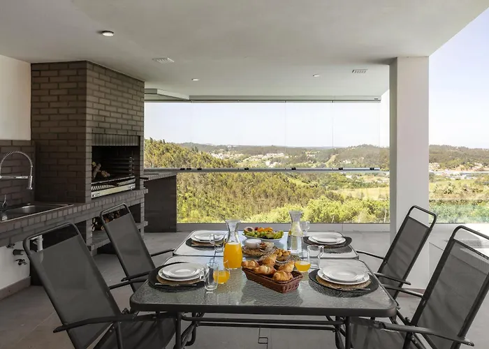 Lux House Лейрия