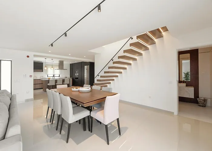 Lux House Вилла Лейрия