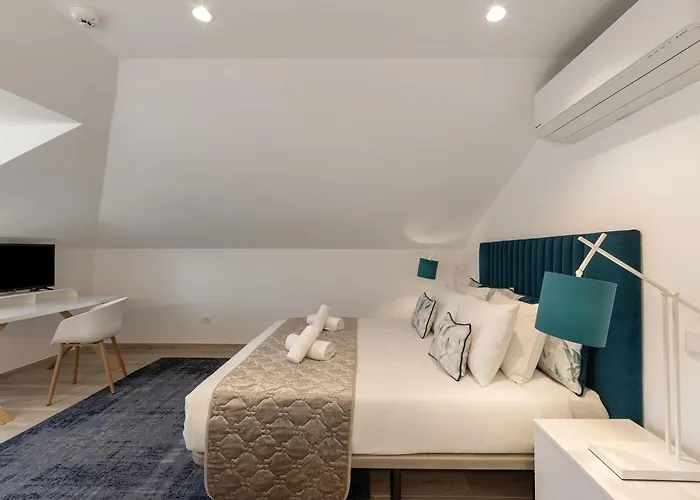 Lux House Лейрия